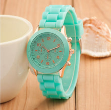 Load image into Gallery viewer, Casual Ladies white Silicone Geneva Quartz watch
